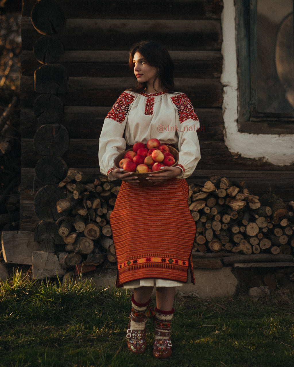 Вишита сукня "Закарпатська (2)"(молочна)