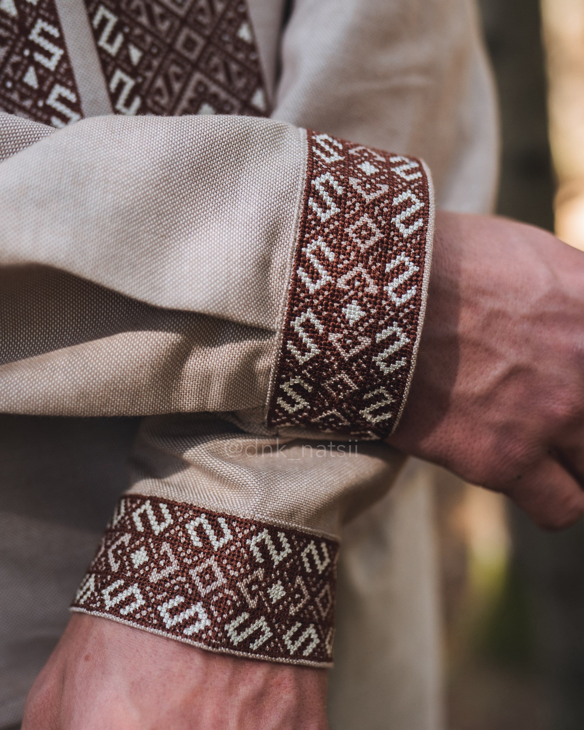 Вишиванка чоловіча "Благовільна"(коричнева)