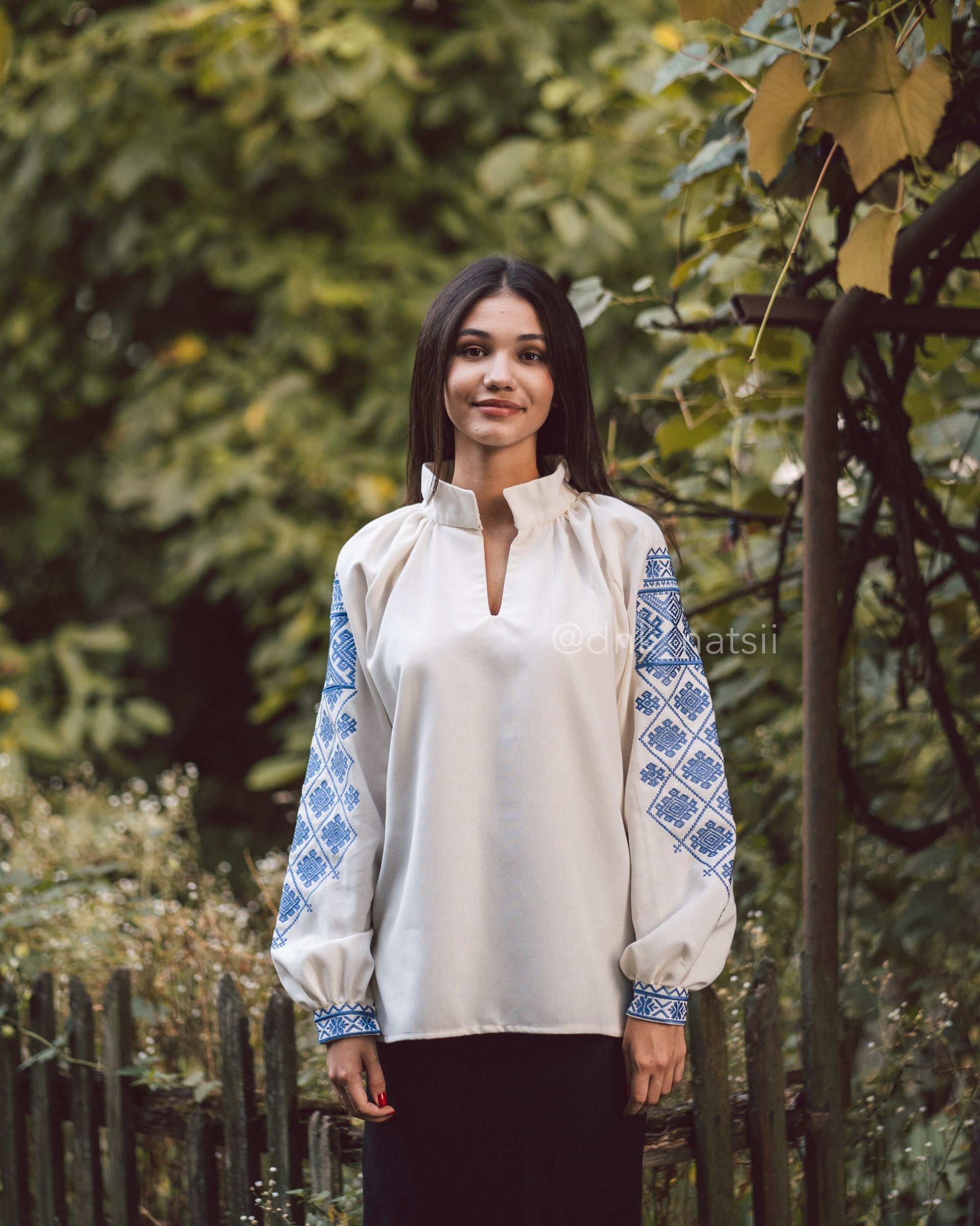 Вишиванка жіноча "Княжа (3)"(молочна)