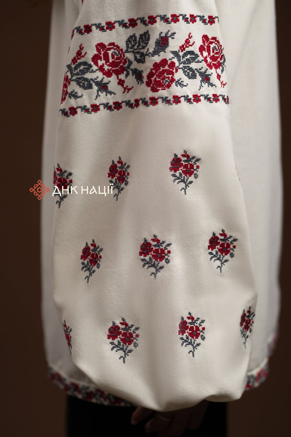 Вишиванка жіноча "Ликерія"(молочна)