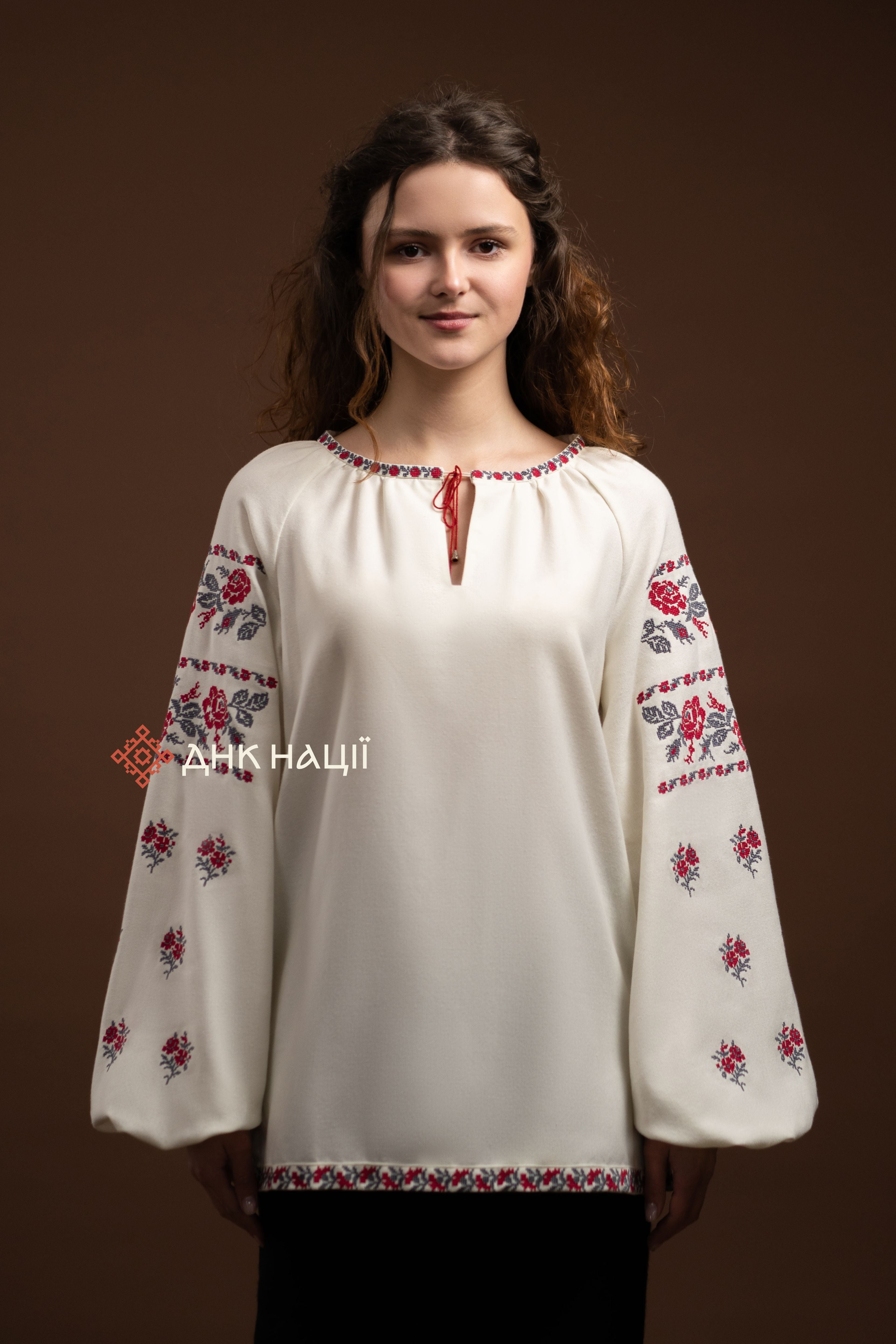 Вишиванка жіноча "Ликерія"(молочна)