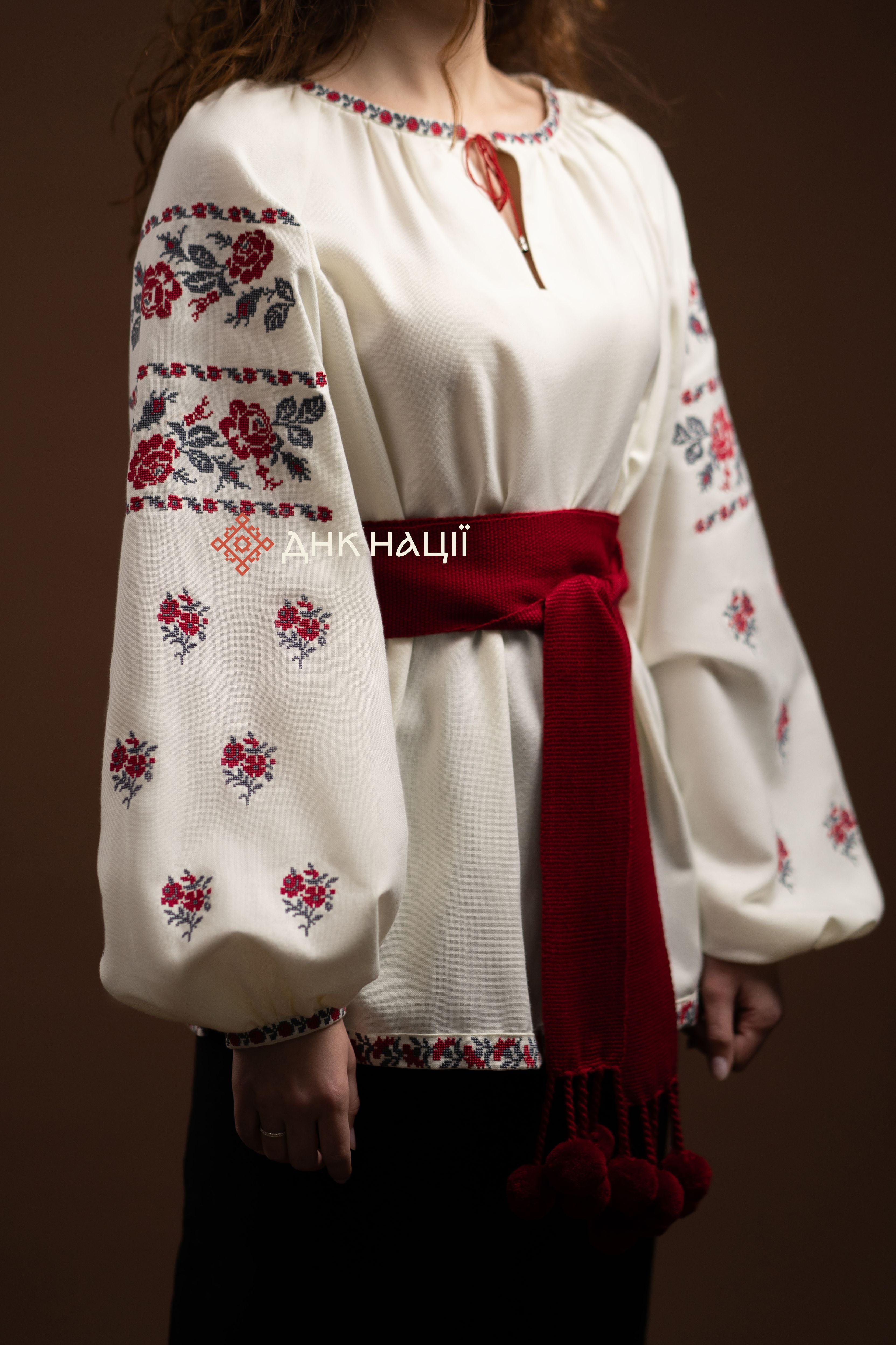 Вишиванка жіноча "Ликерія"(молочна)