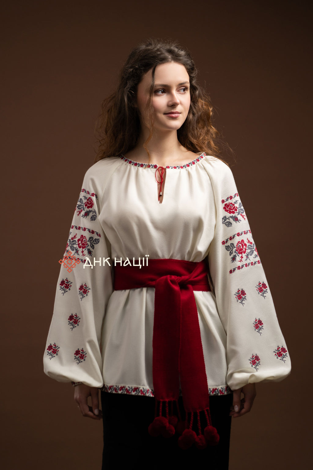 Вишиванка жіноча "Ликерія"(молочна)