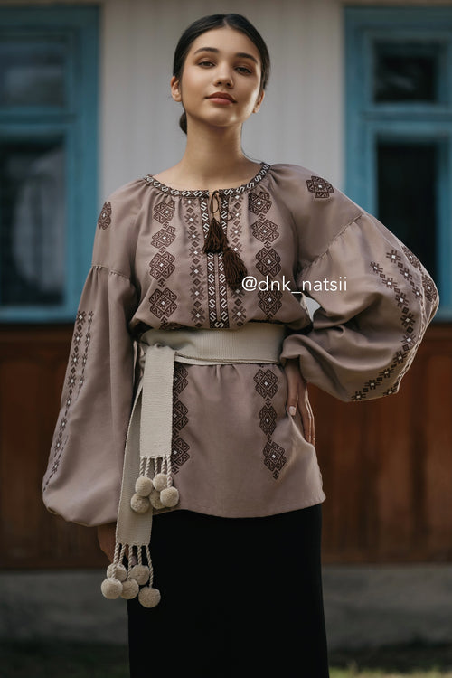 Вишиванка жіноча "Благовільна"(коричнева)