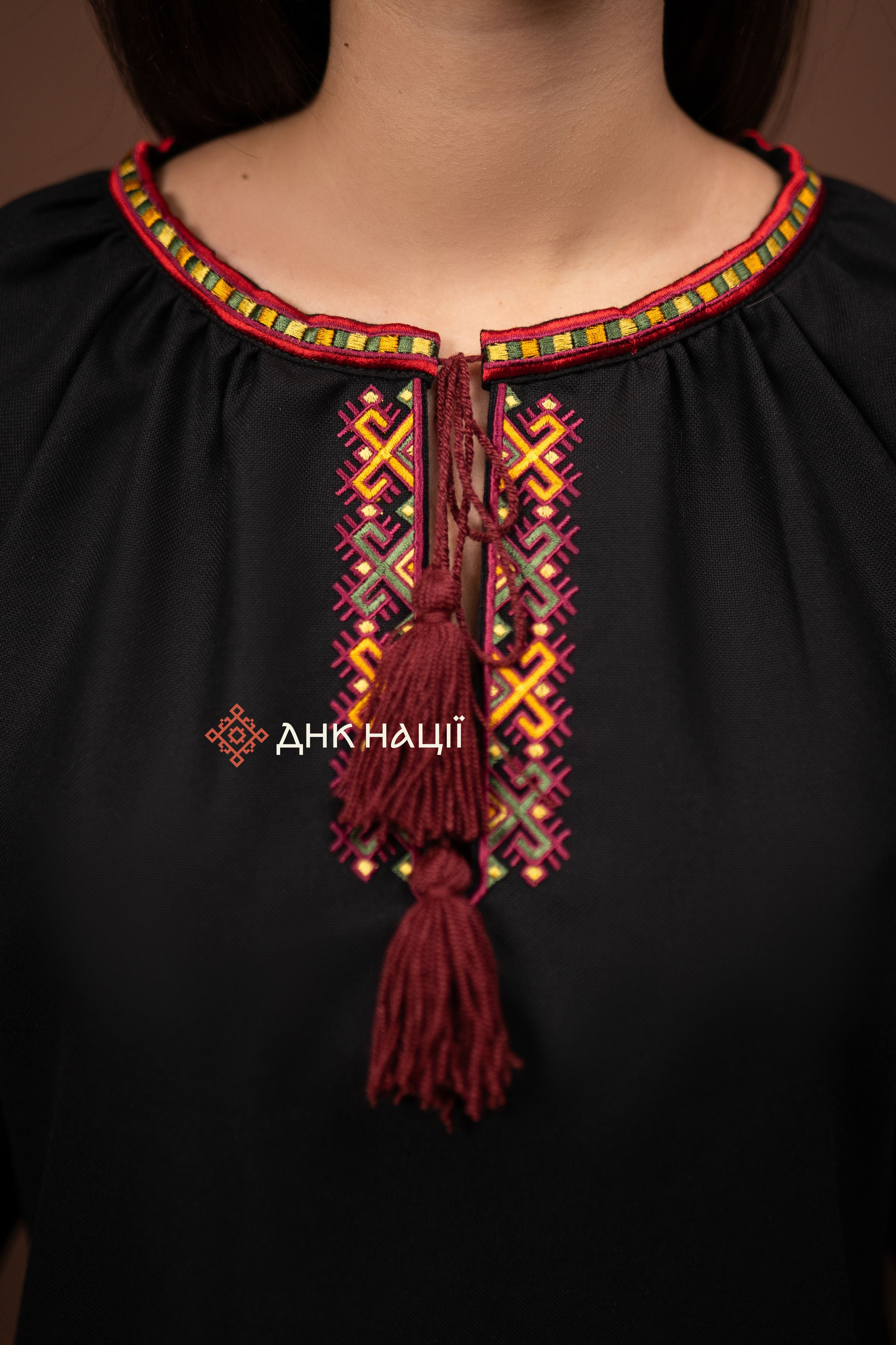 Вишиванка жіноча "Бистриця (3)"(чорна)