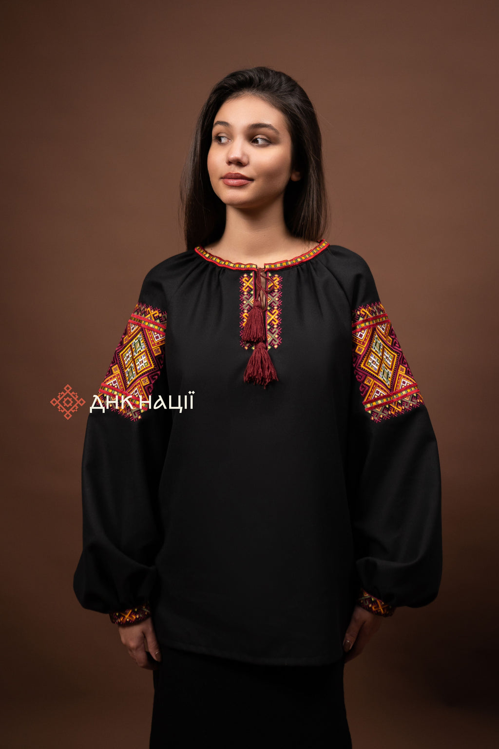 Вишиванка жіноча "Бистриця (3)"(чорна)