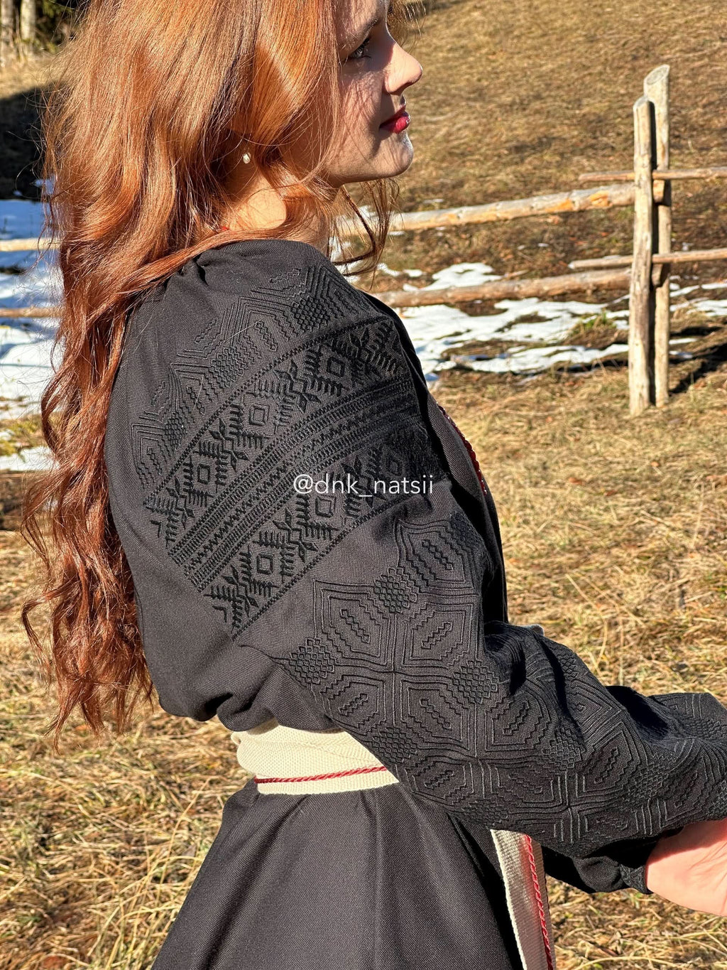 Вишита сукня "Десна (2)"(чорна) - Інтернет-Магазин вишиванок ДНК Нації