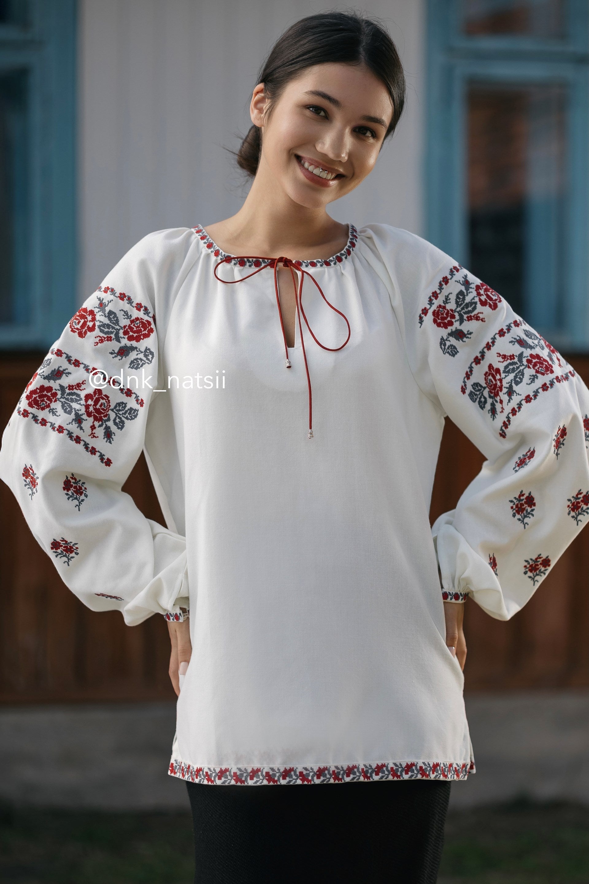 Вишиванка жіноча "Ликерія"(молочна)