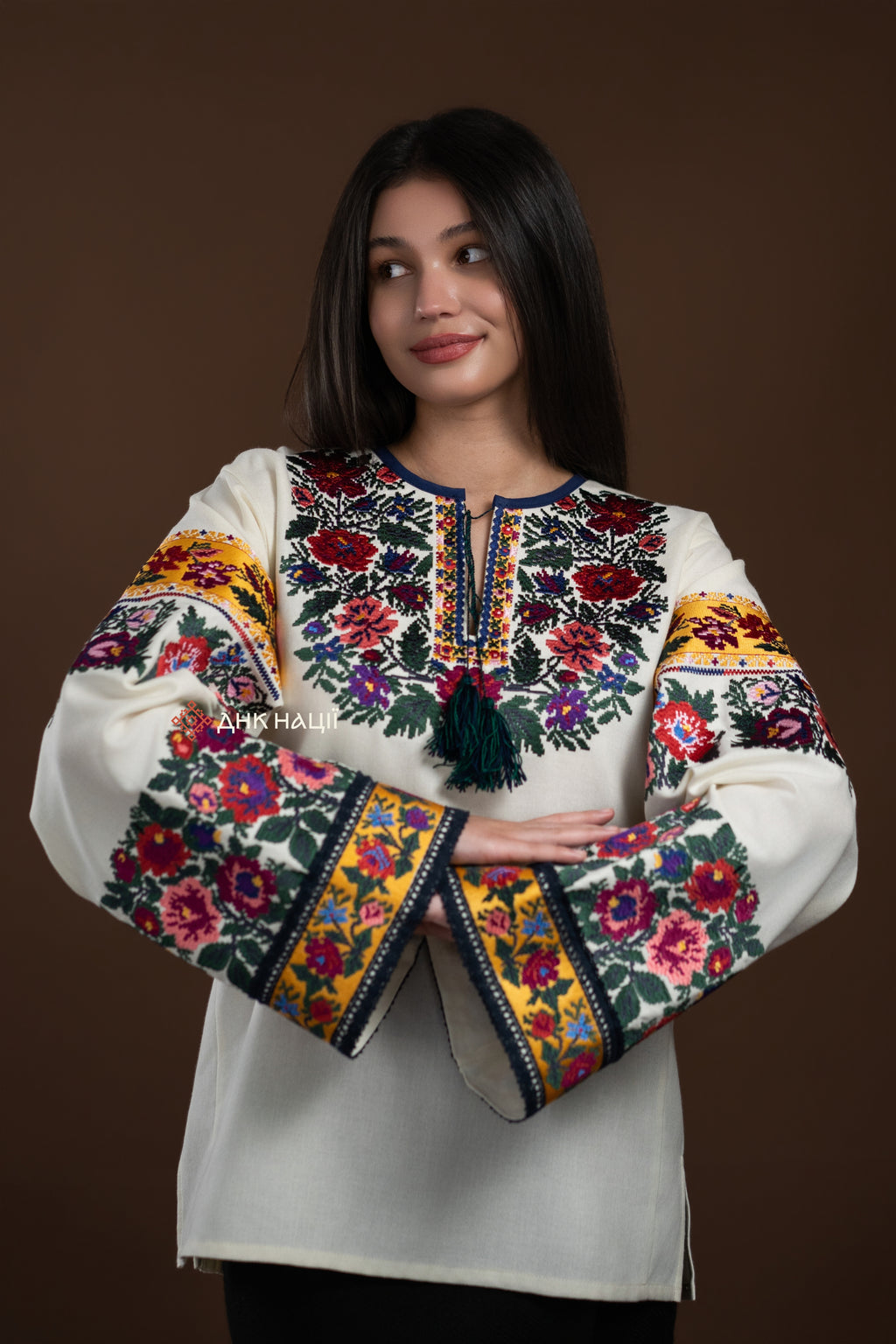 Вишиванка жіноча "Рута (1)" (молочна)