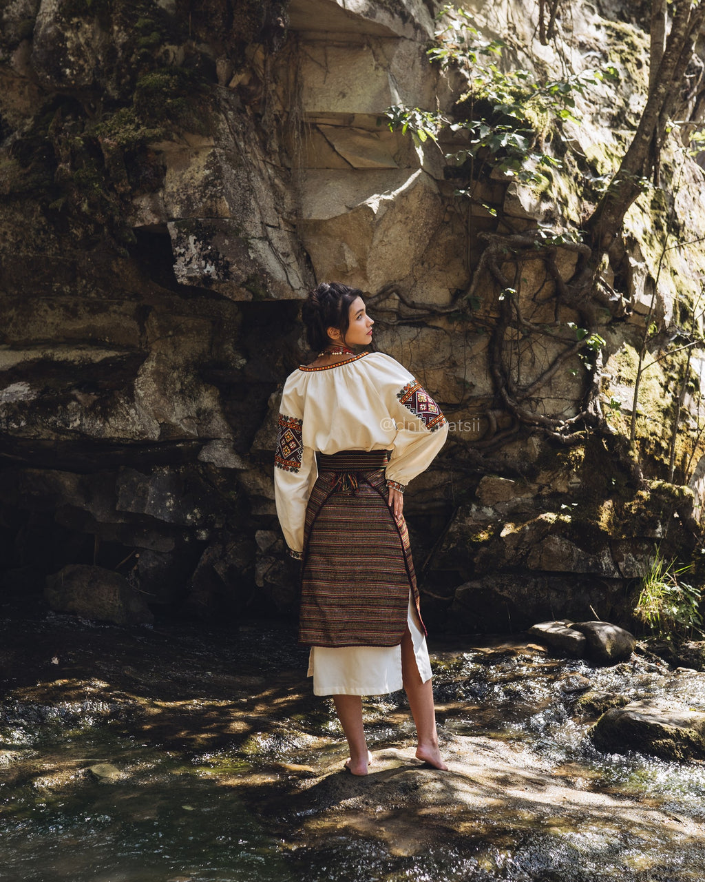 Вишиванка жіноча "Бистриця (2)"(молочна)