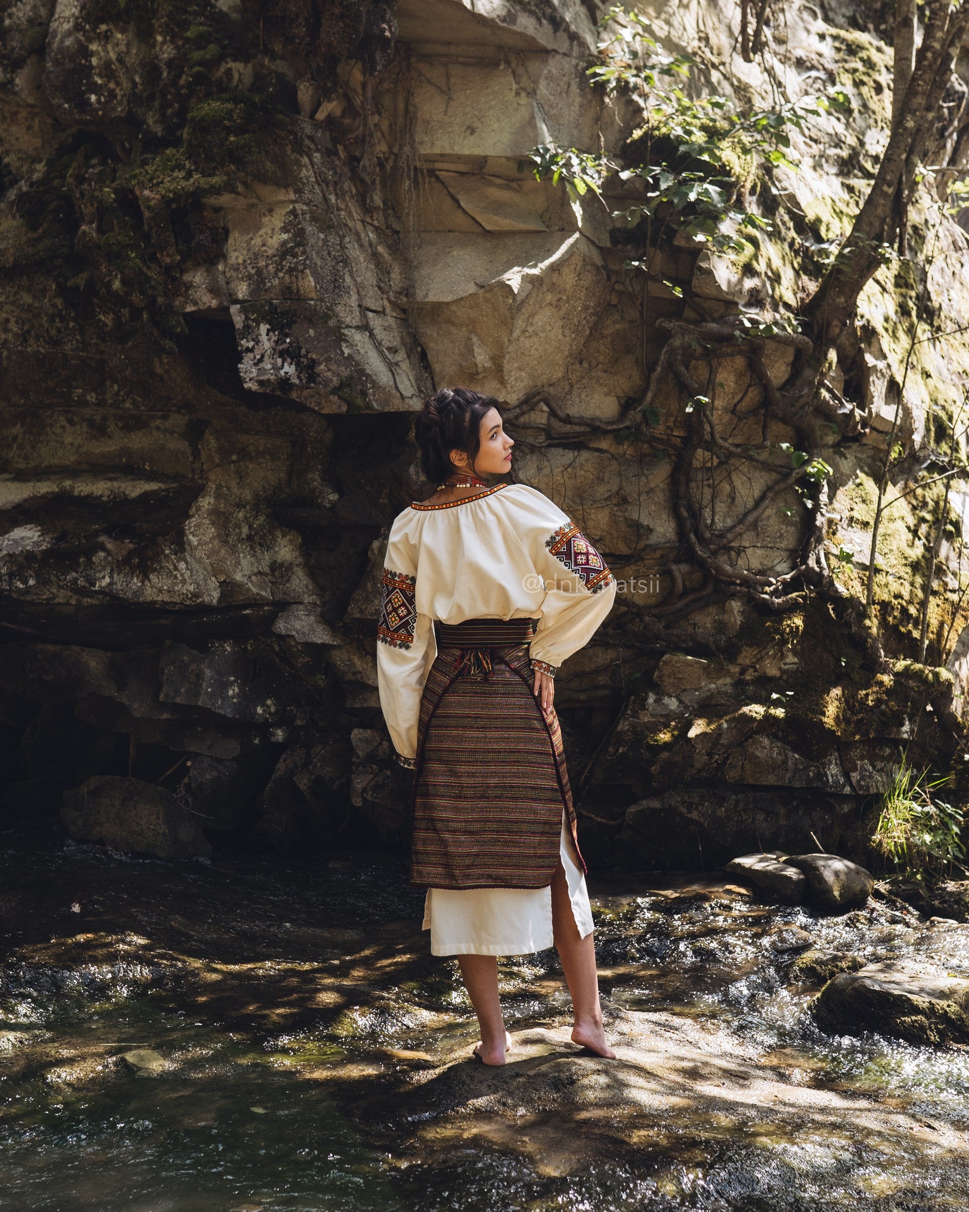 Вишиванка жіноча "Бистриця (2)"(молочна)