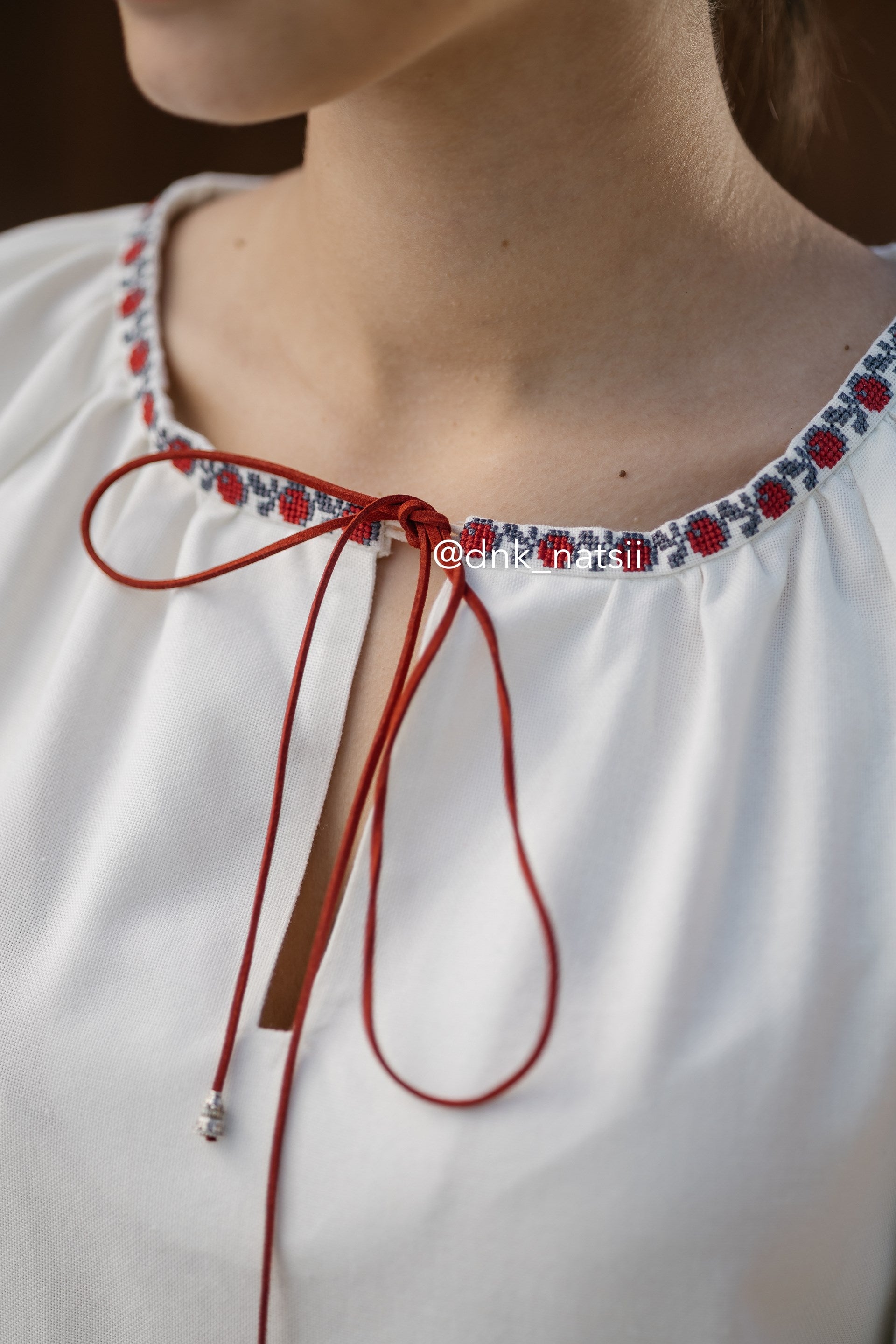 Вишиванка жіноча "Ликерія"(молочна)