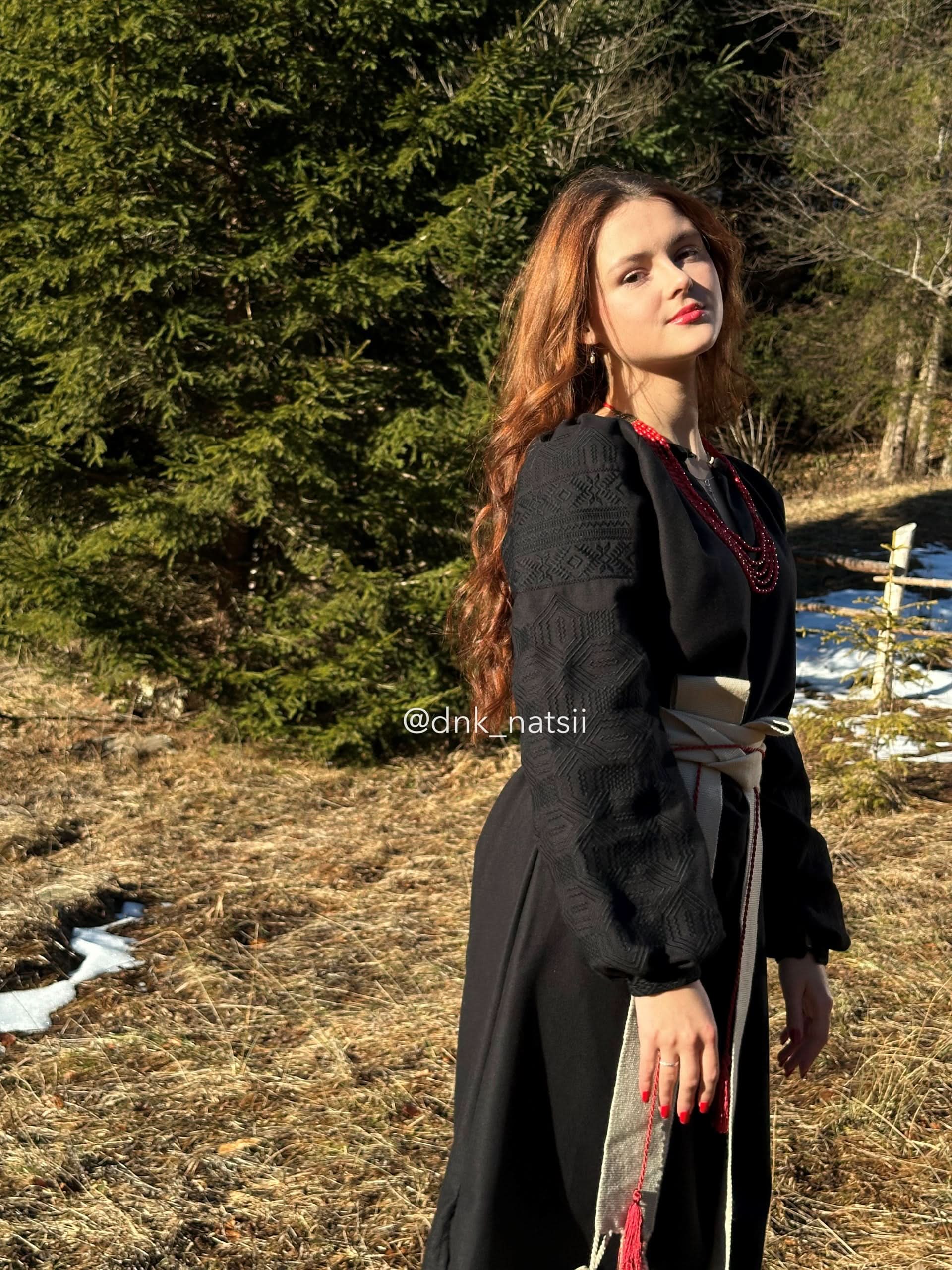 Вишита сукня "Десна (2)"(чорна) - Інтернет-Магазин вишиванок ДНК Нації