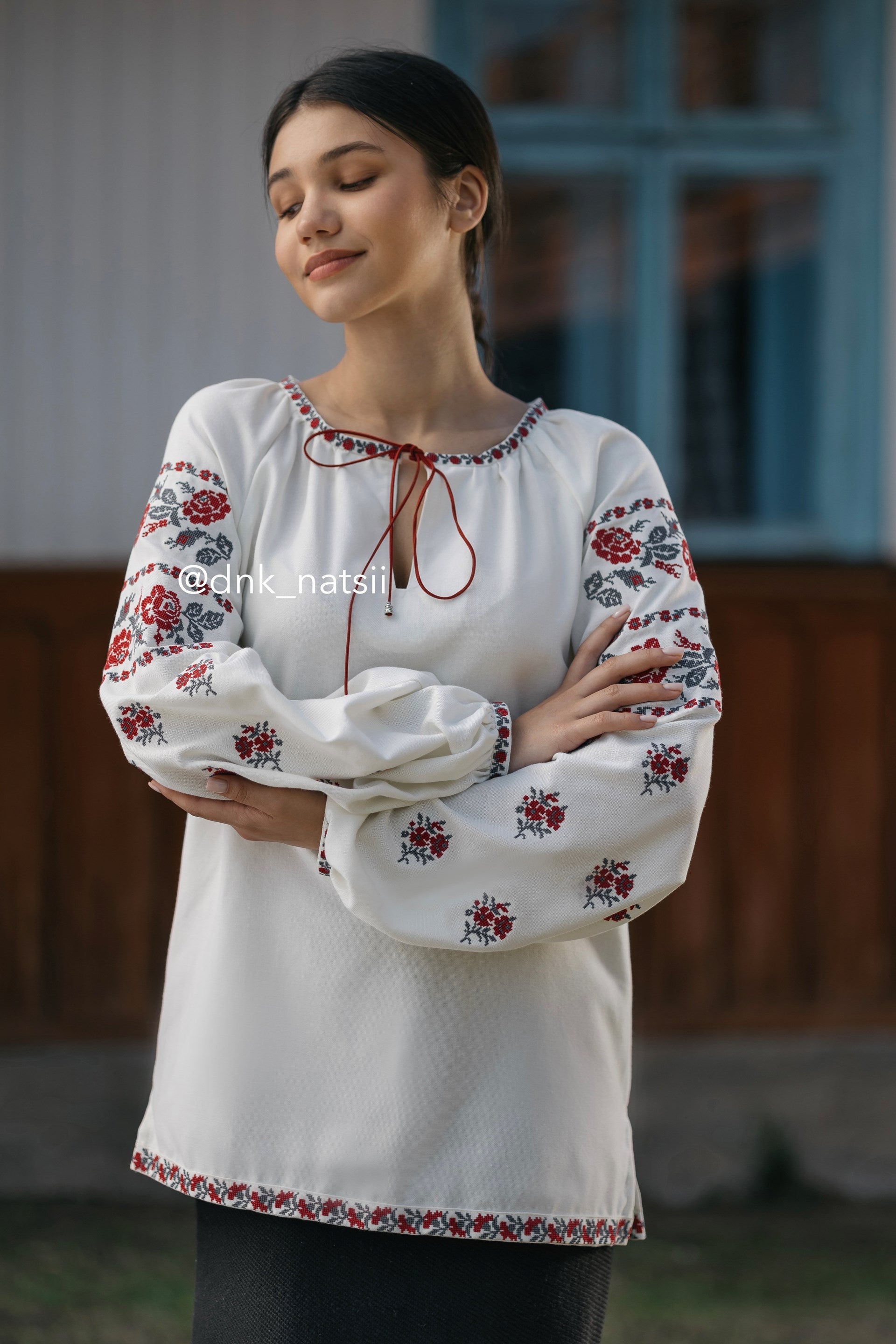 Вишиванка жіноча "Ликерія"(молочна)