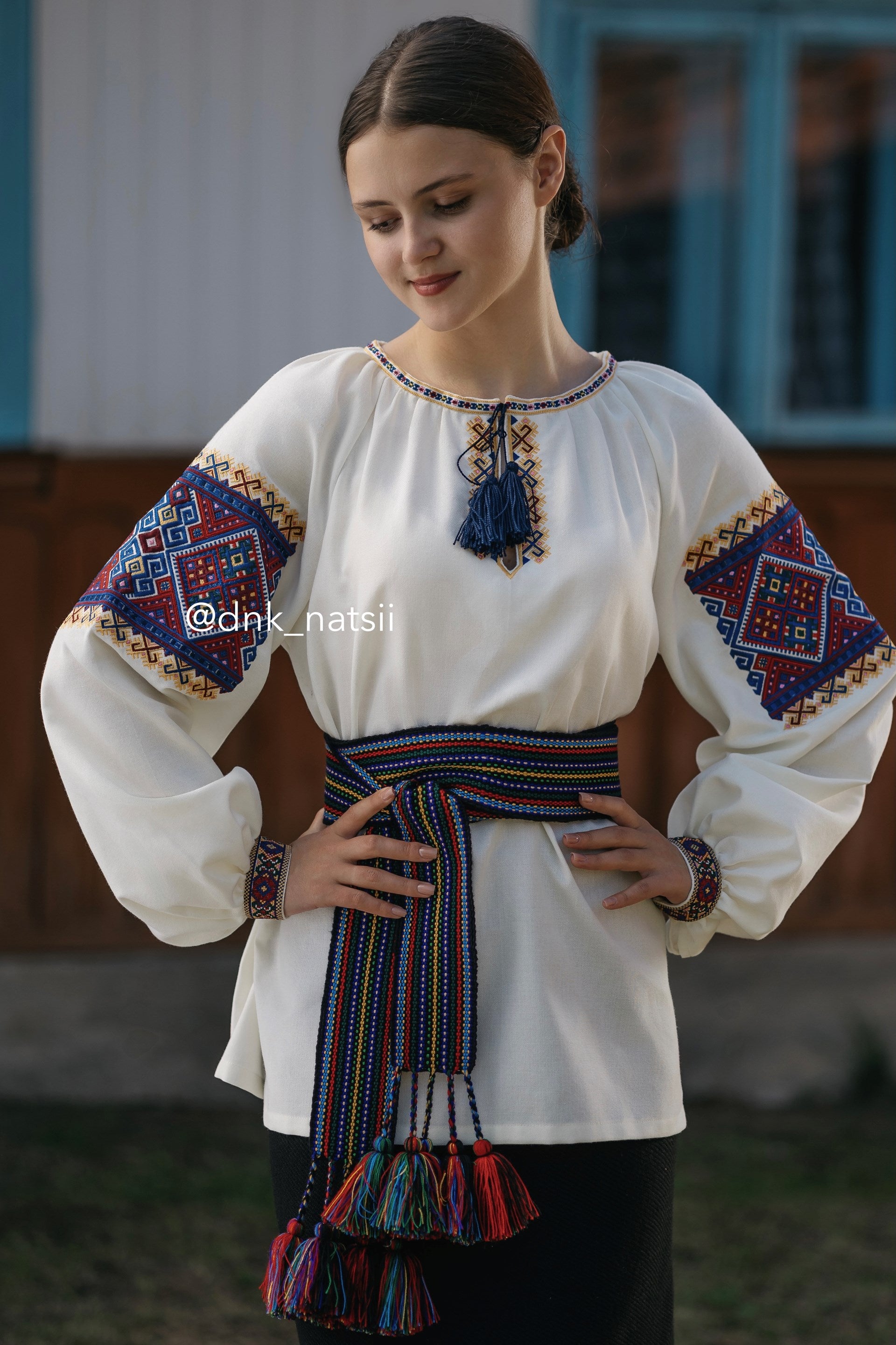 Вишиванка жіноча "Верховинка"(молочна)