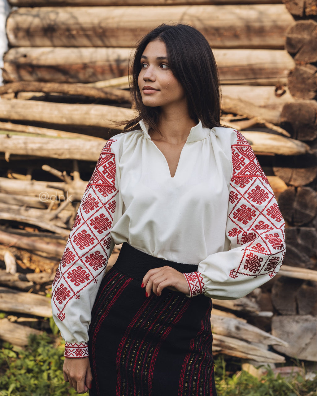 Вишиванка жіноча "Княжа (1)"(молочна)