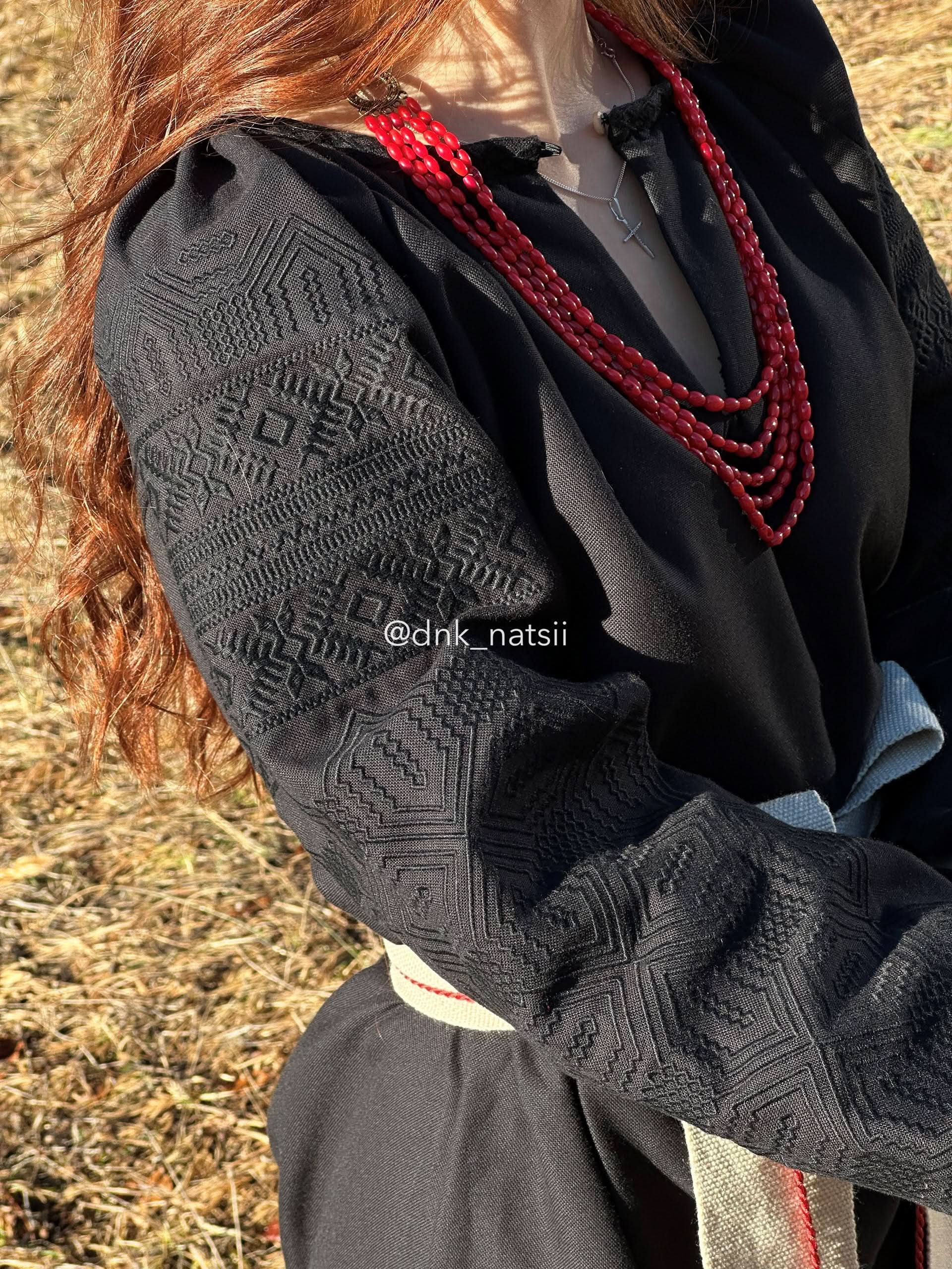 Вишита сукня "Десна (2)"(чорна) - Інтернет-Магазин вишиванок ДНК Нації