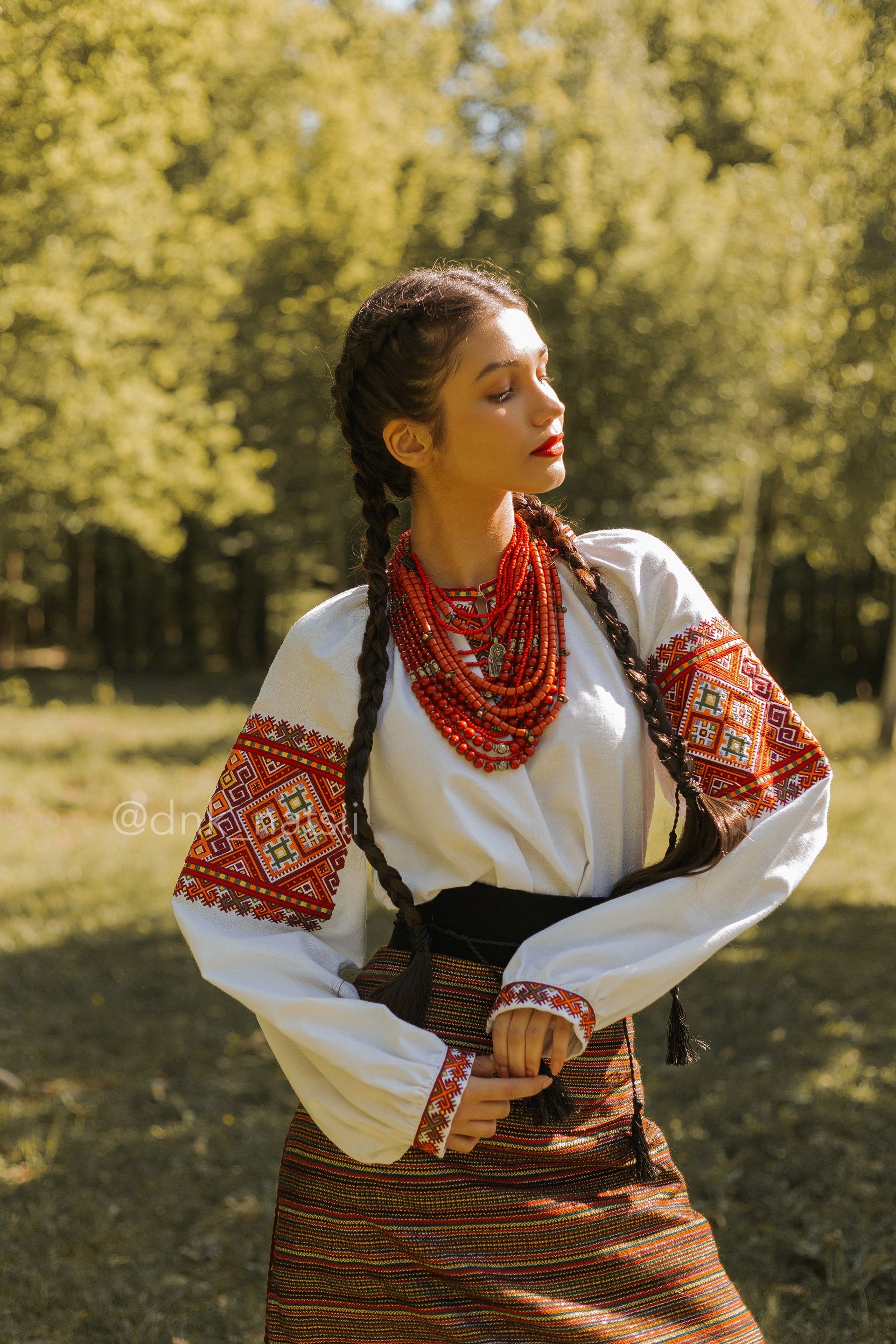 Вишиванка жіноча "Закарпатська (1)"(біла)