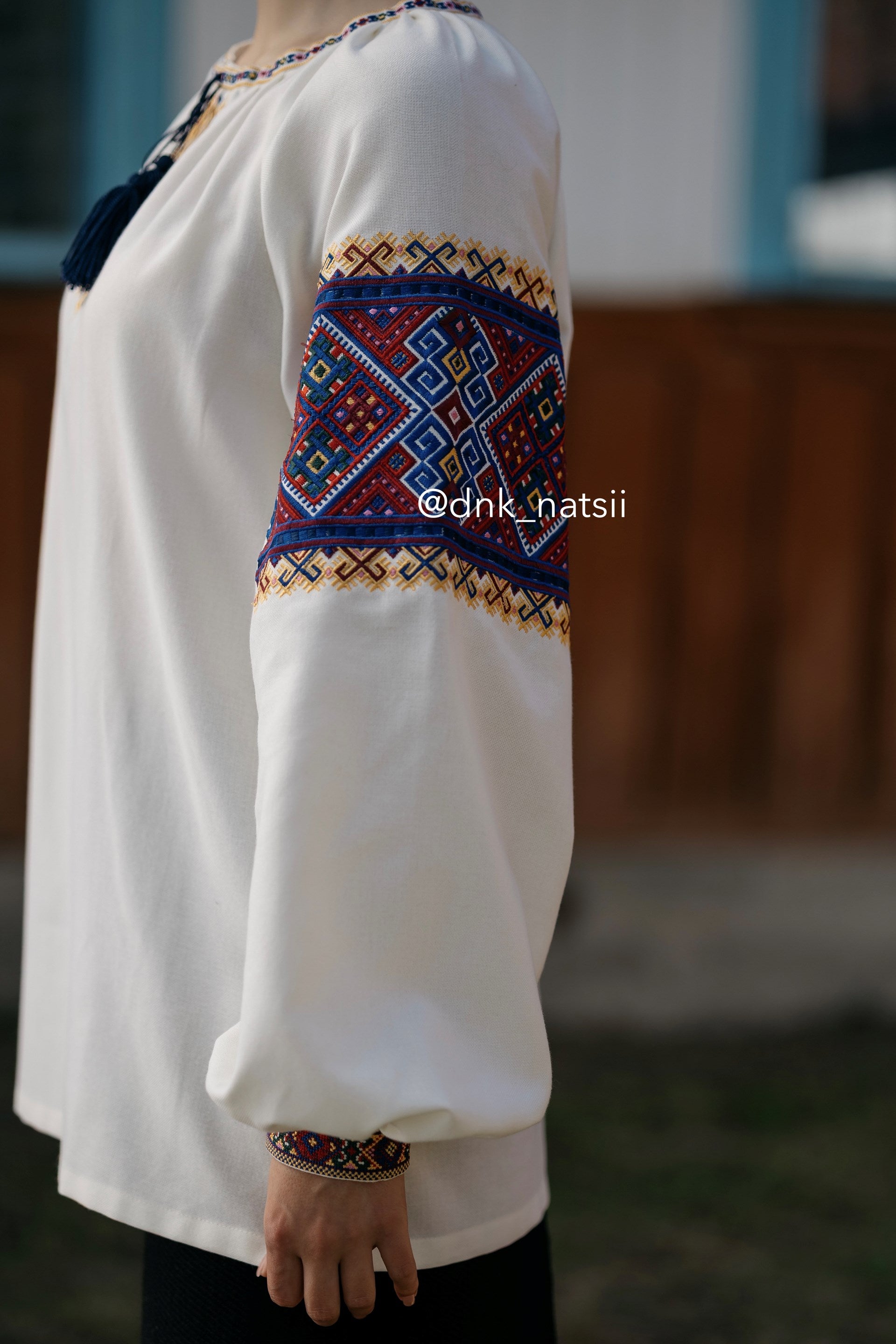 Вишиванка жіноча "Верховинка"(молочна)