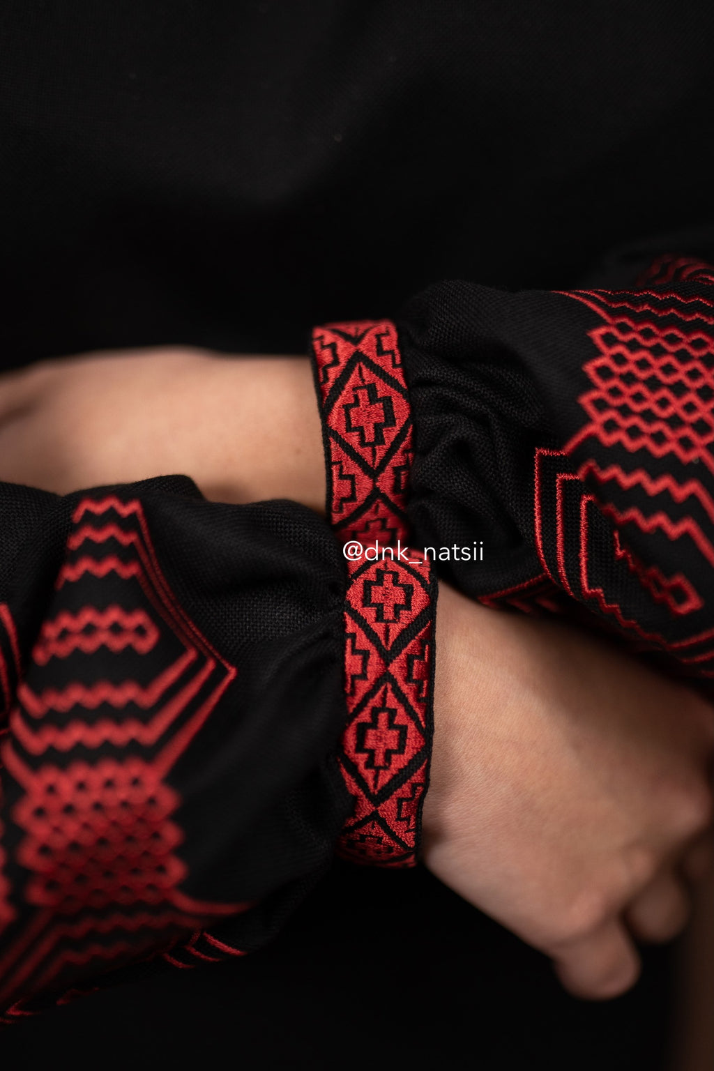 Вишиванка жіноча "Десна (4)"(чорна)