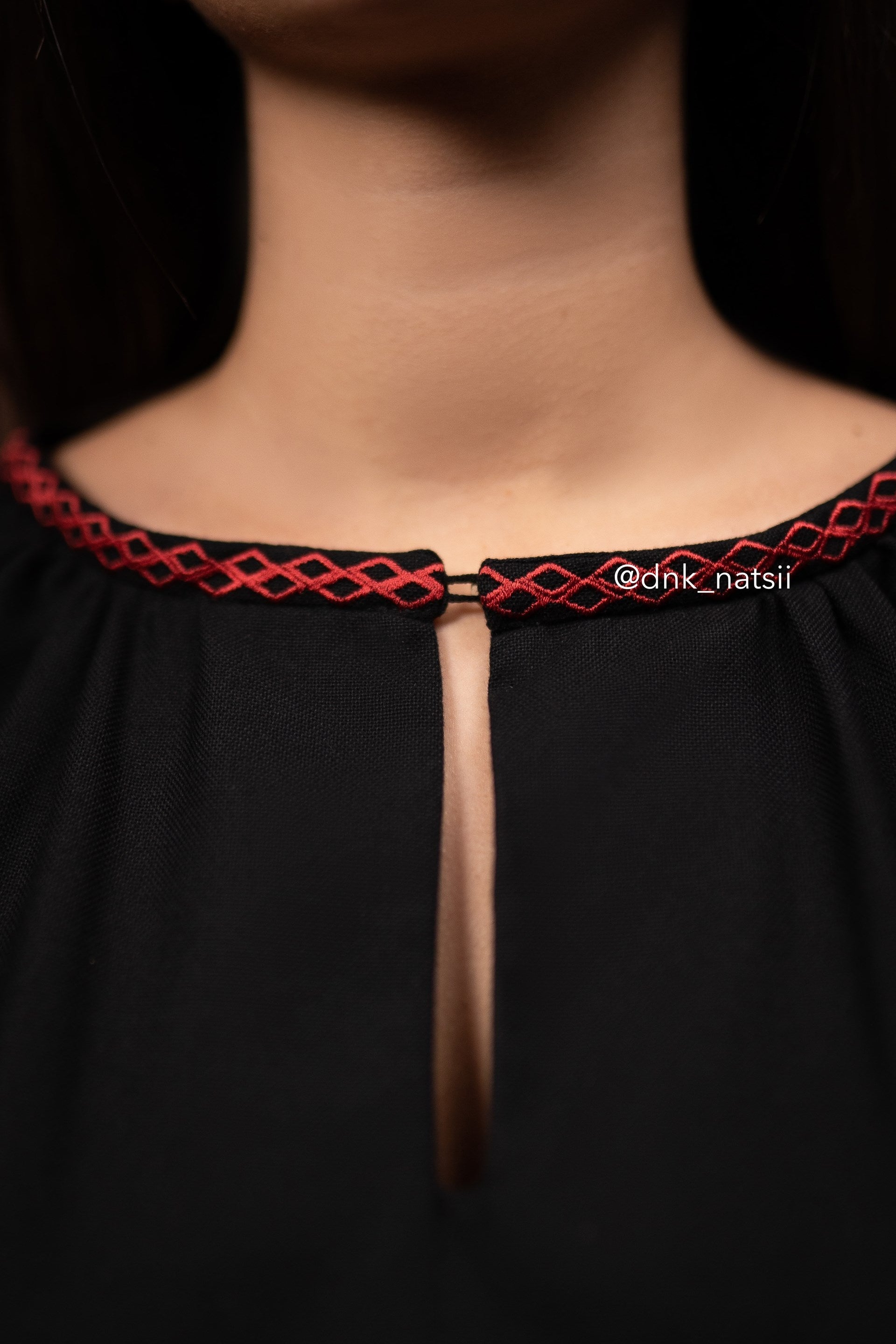 Вишиванка жіноча "Десна (4)"(чорна)