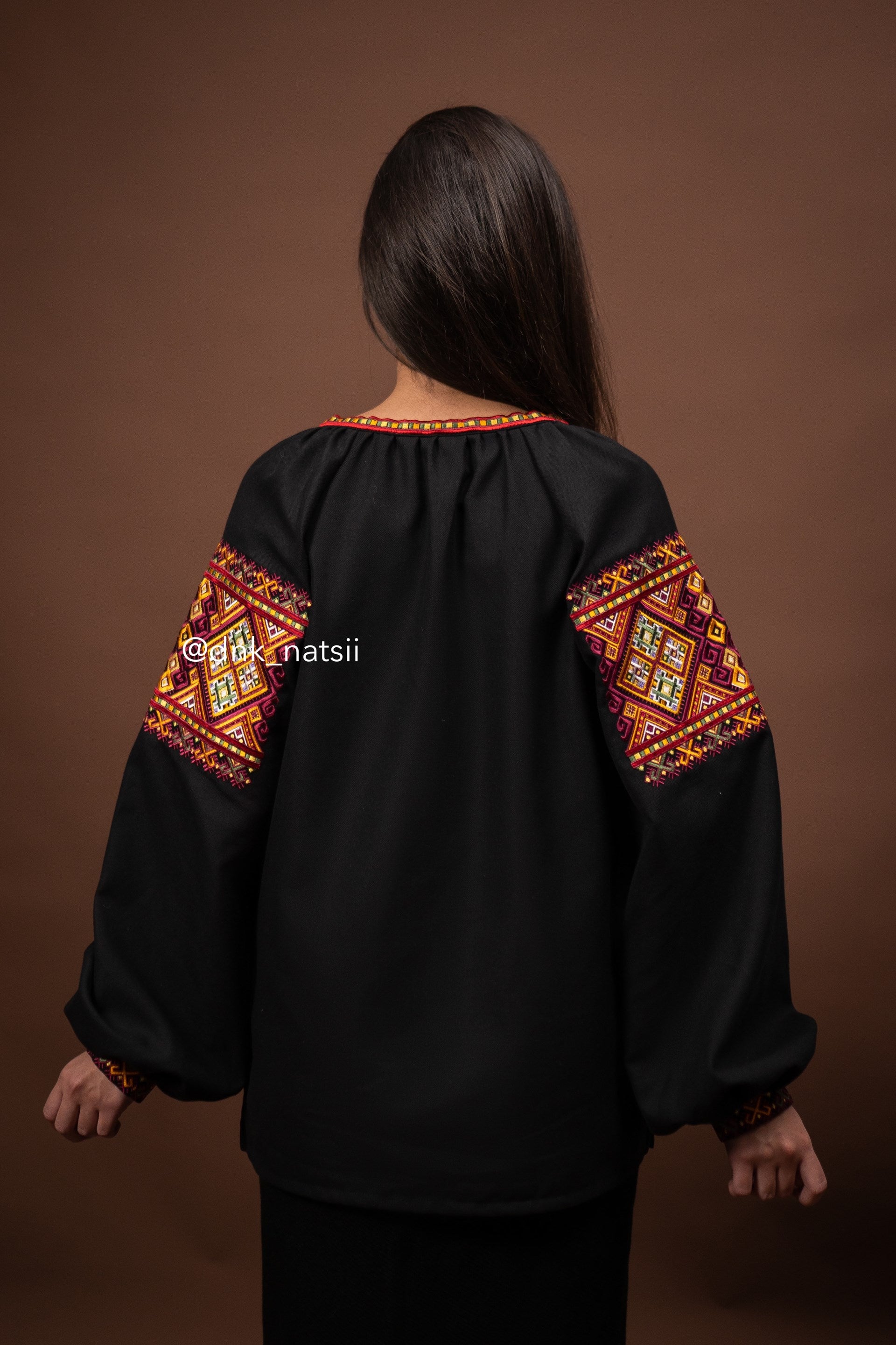 Вишиванка жіноча "Бистриця (3)"(чорна)