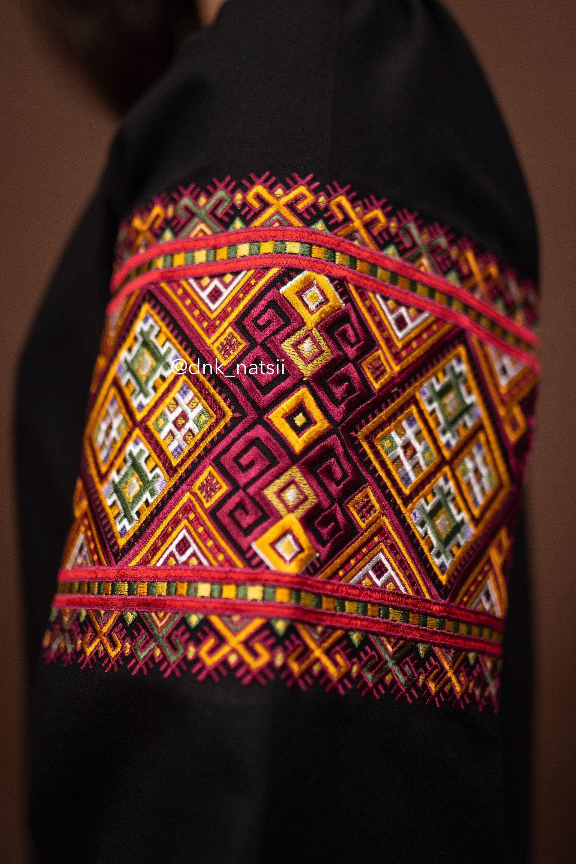 Вишиванка жіноча "Бистриця (3)"(чорна)