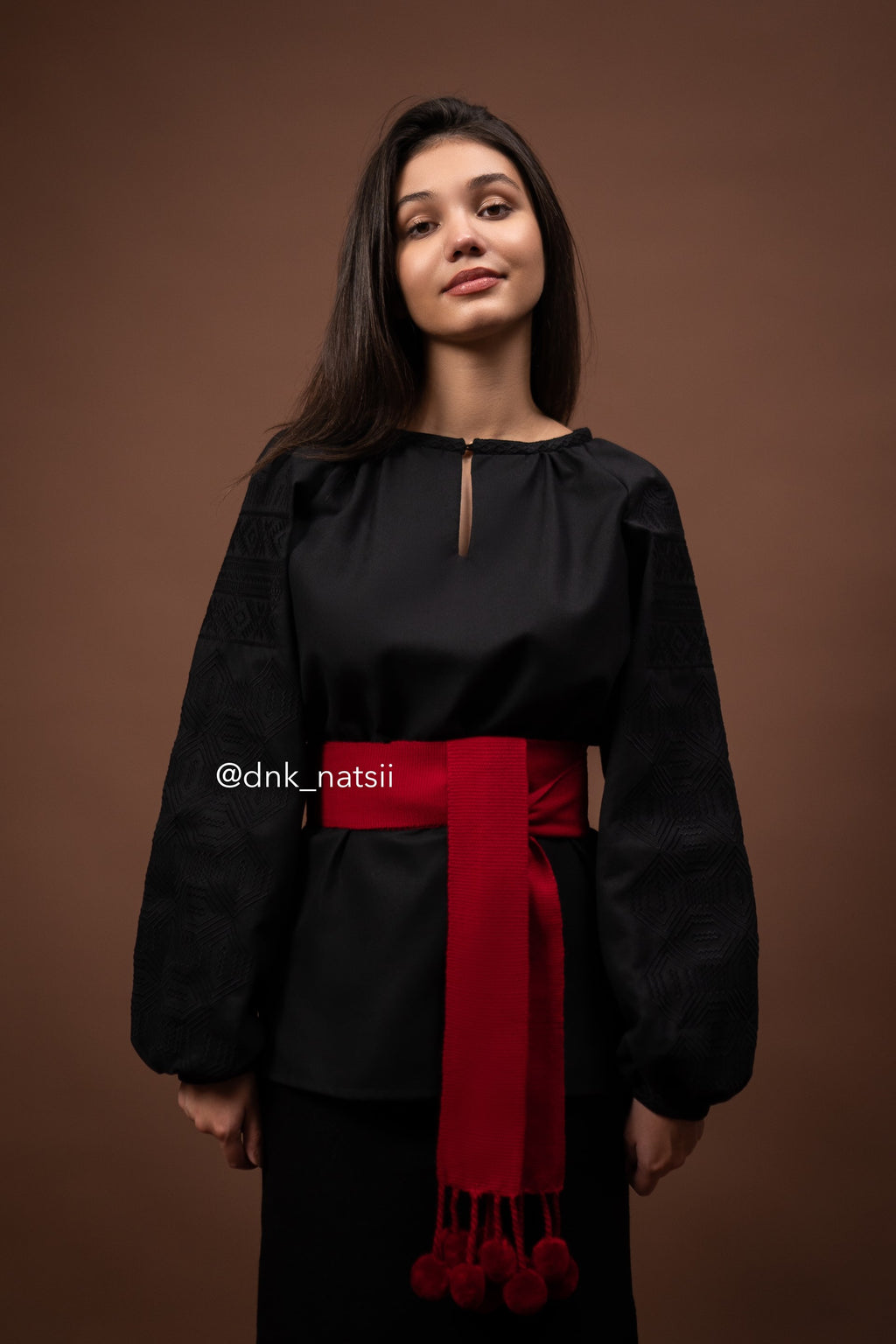 Вишиванка жіноча "Десна (2)"(чорна)