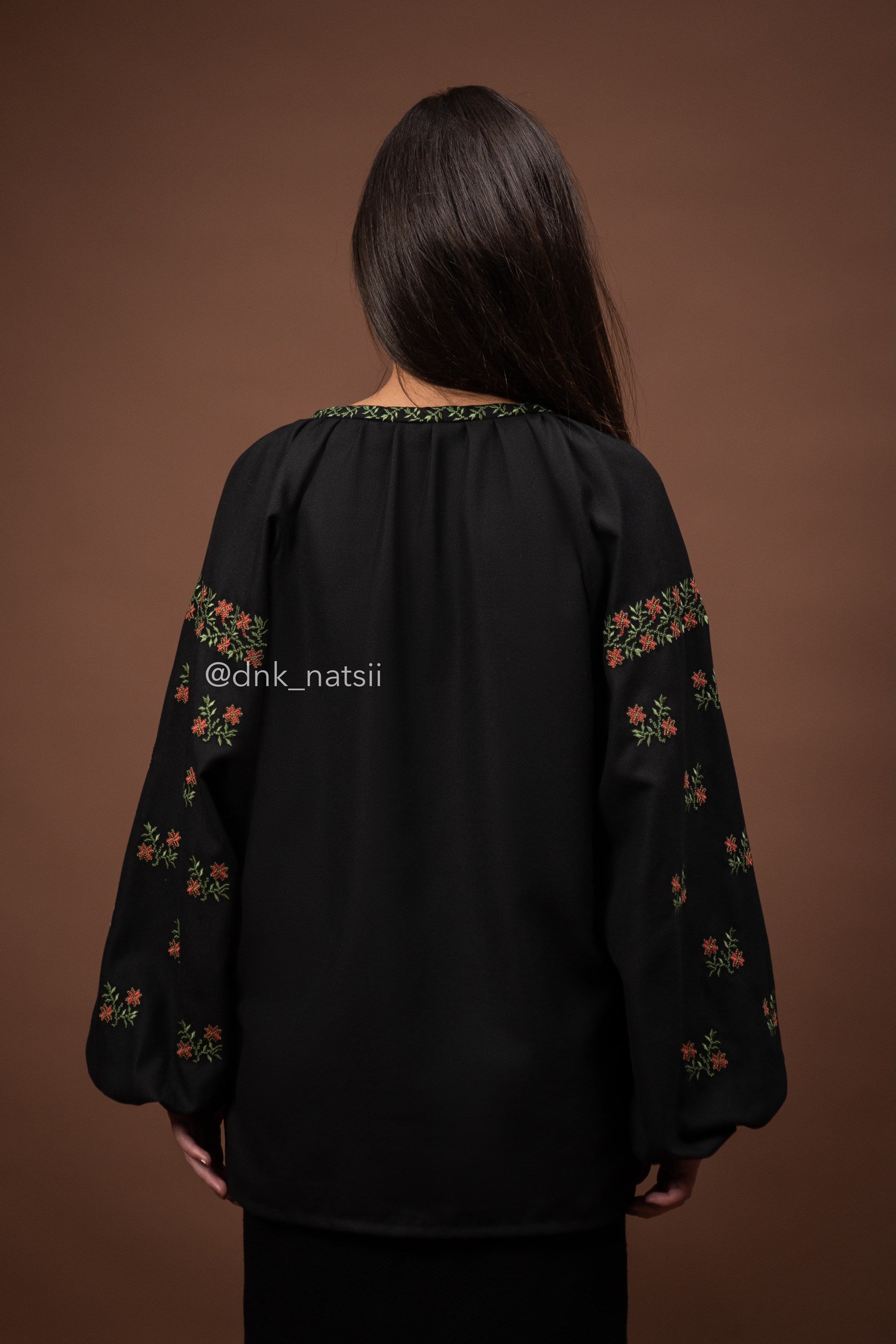 Вишиванка жіноча "Лелія (3)"(чорна)