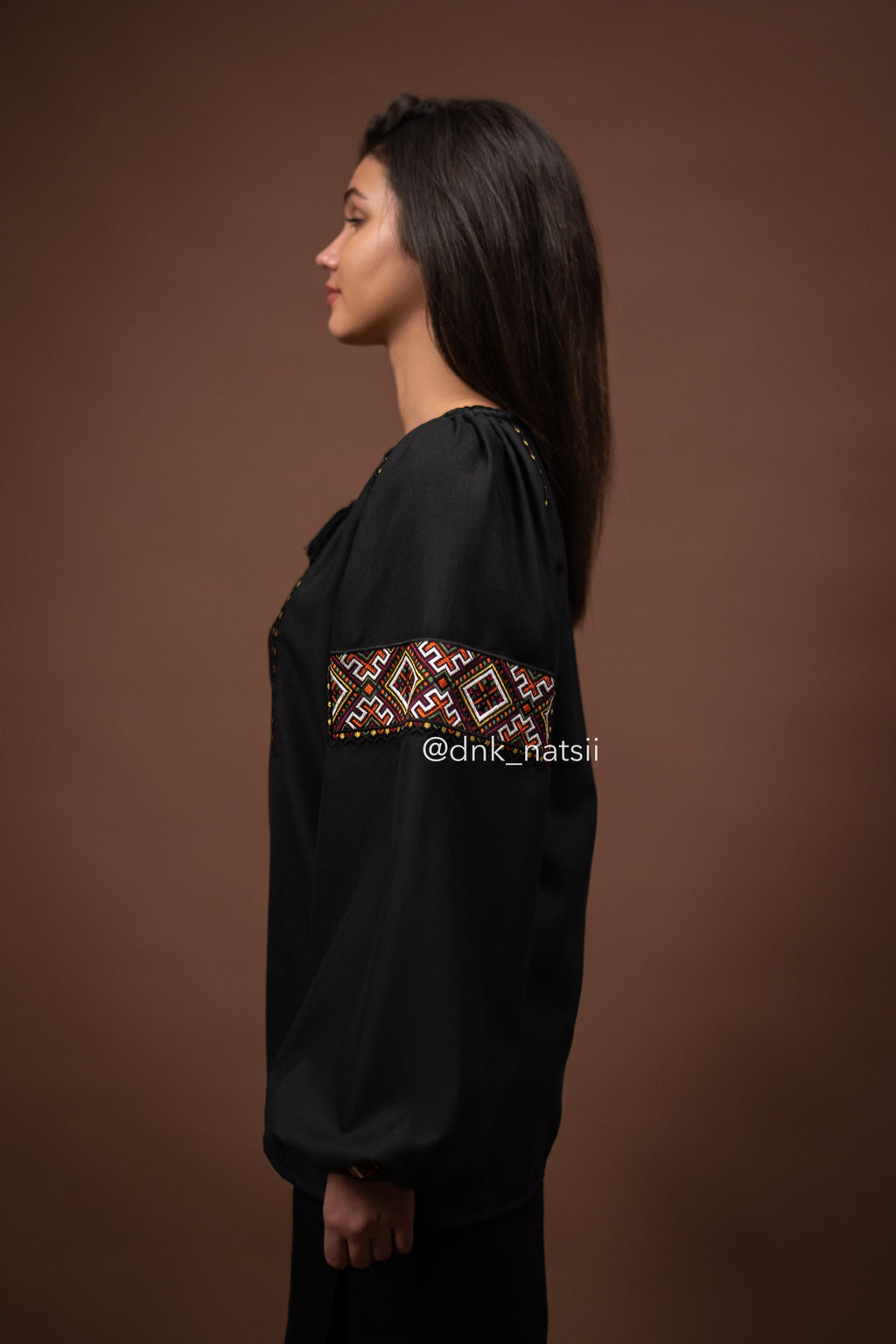 Вишиванка жіноча "Добробут (2)"(чорна)