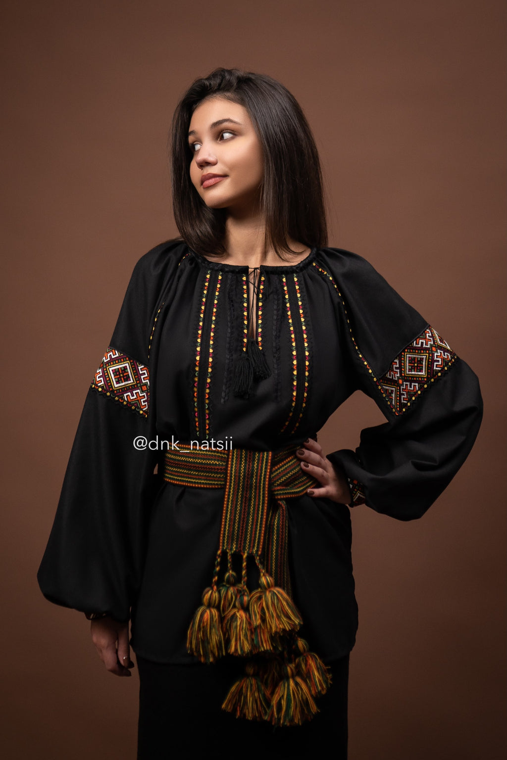 Вишиванка жіноча "Добробут (2)"(чорна)