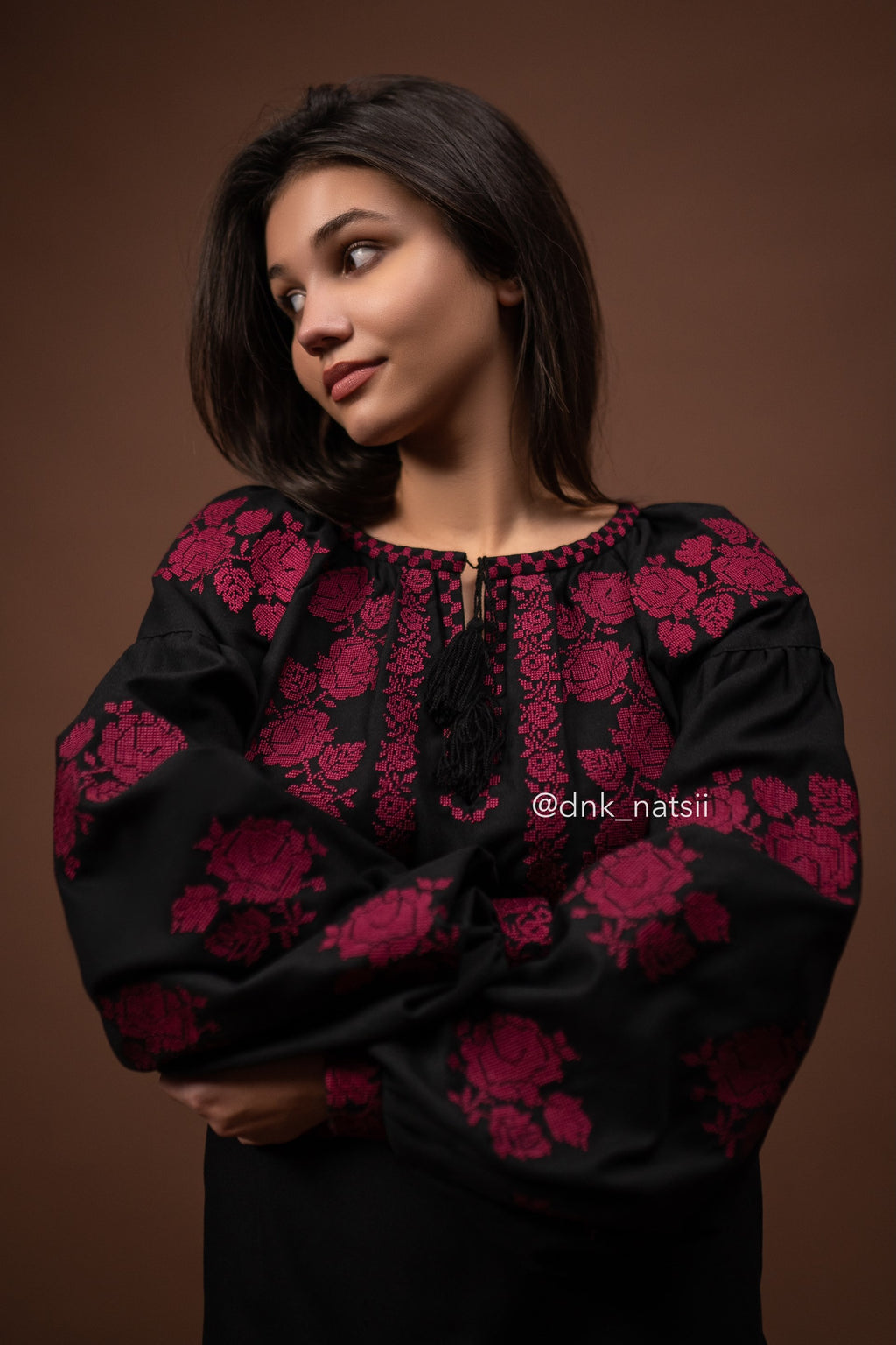 Вишиванка жіноча "Заквітчана (5)"(чорна)