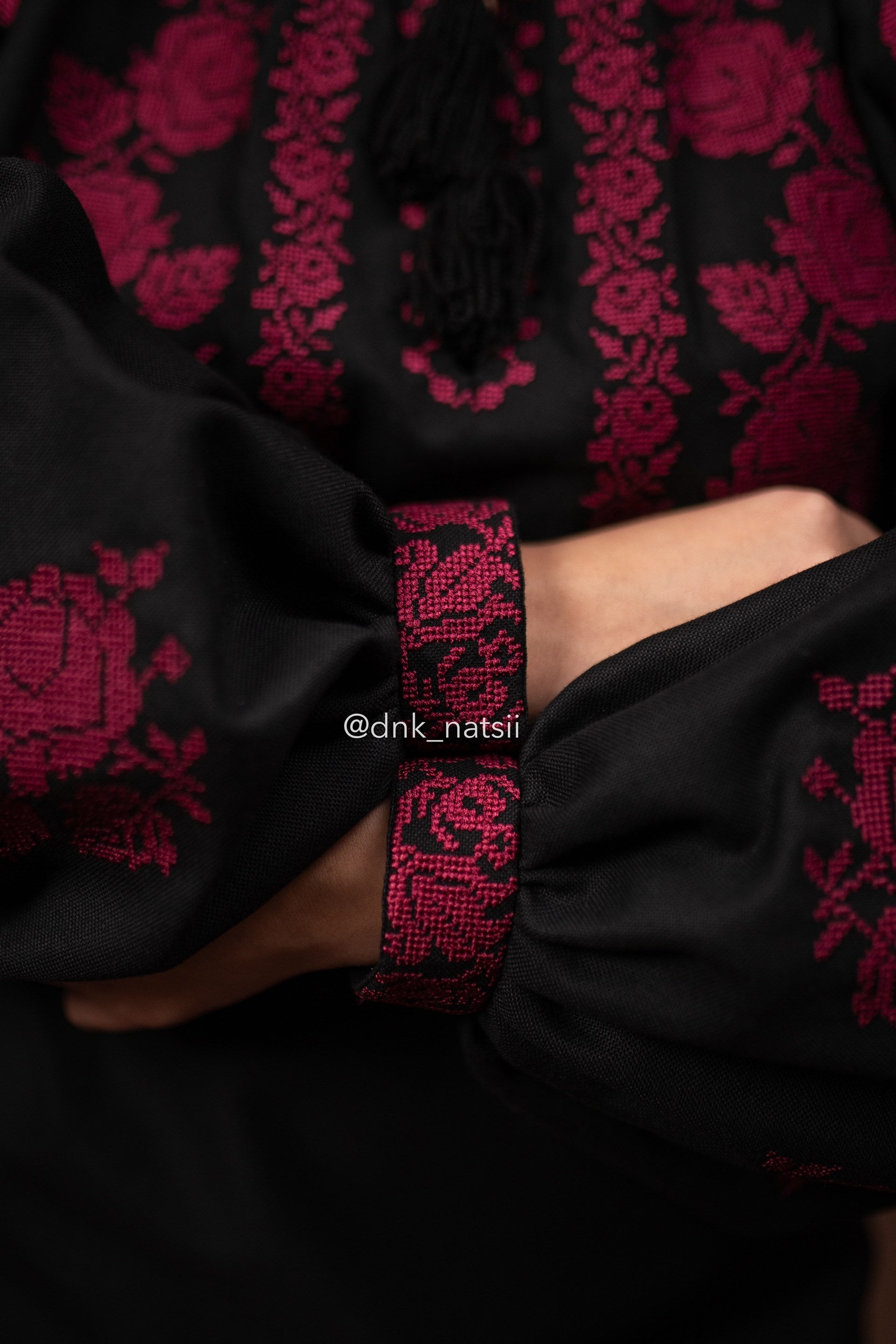 Вишиванка жіноча "Заквітчана (5)"(чорна)