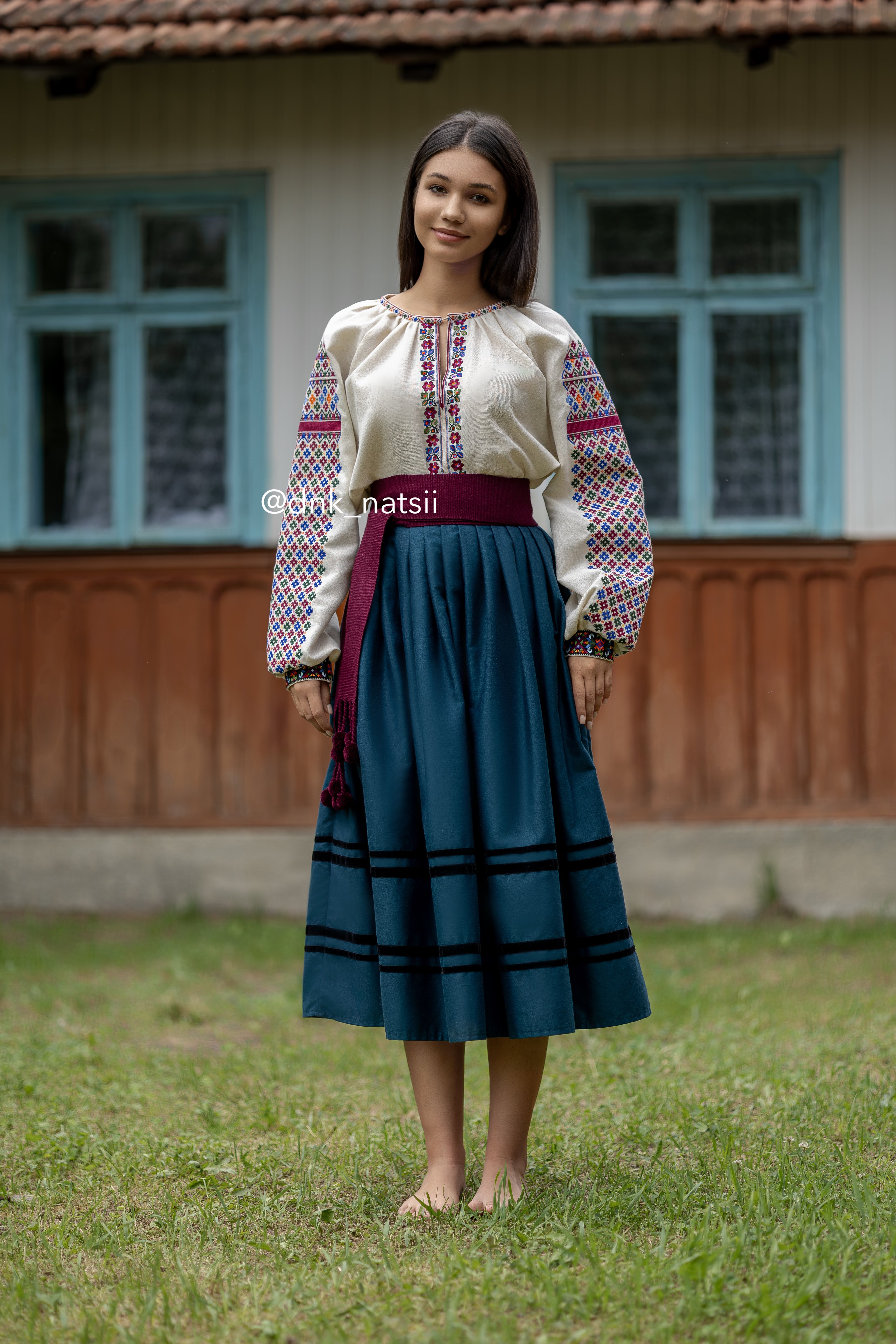 Cпідниця традиційна смарагдового кольору льон 