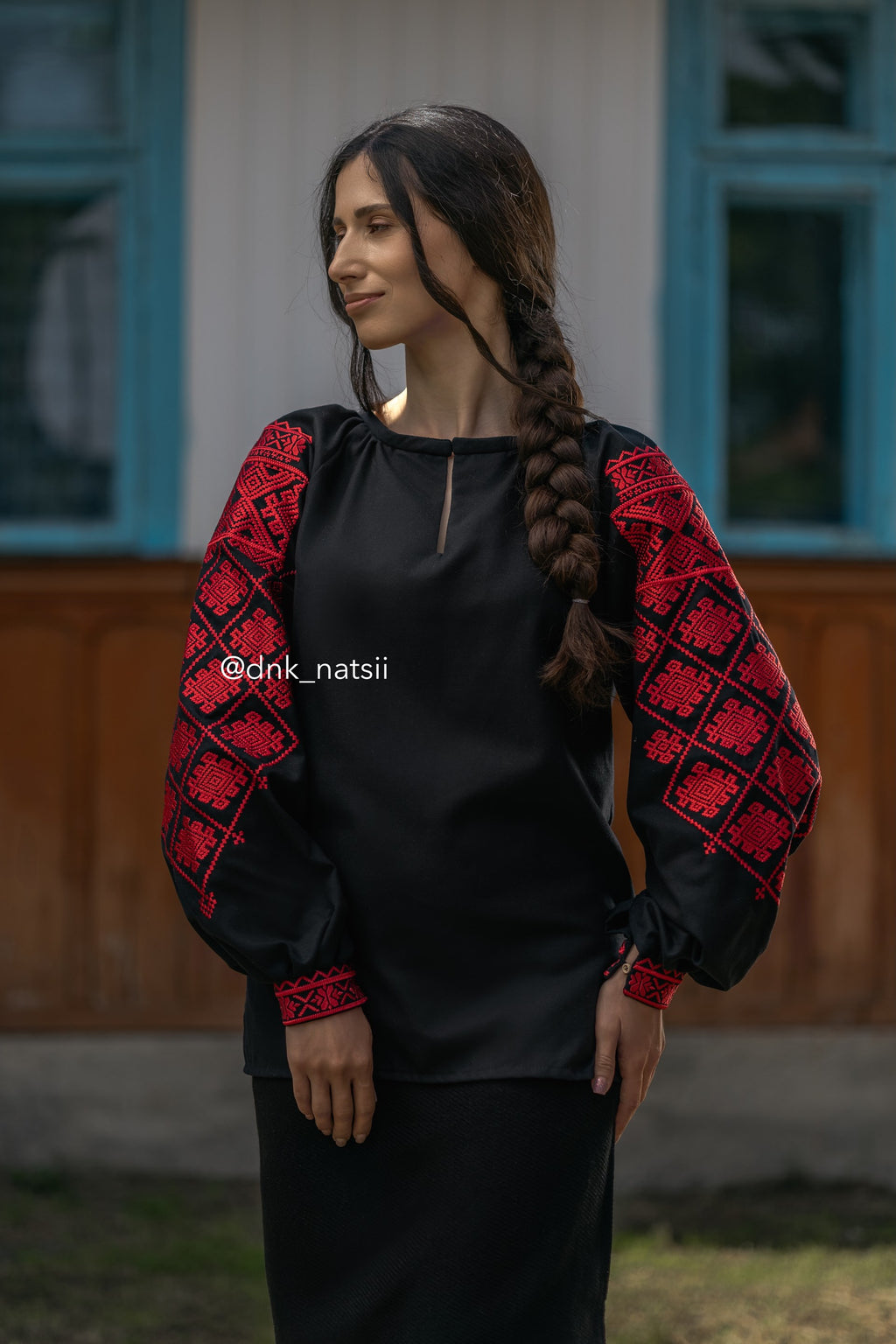 Вишиванка жіноча "Княжа (4)"(чорна)