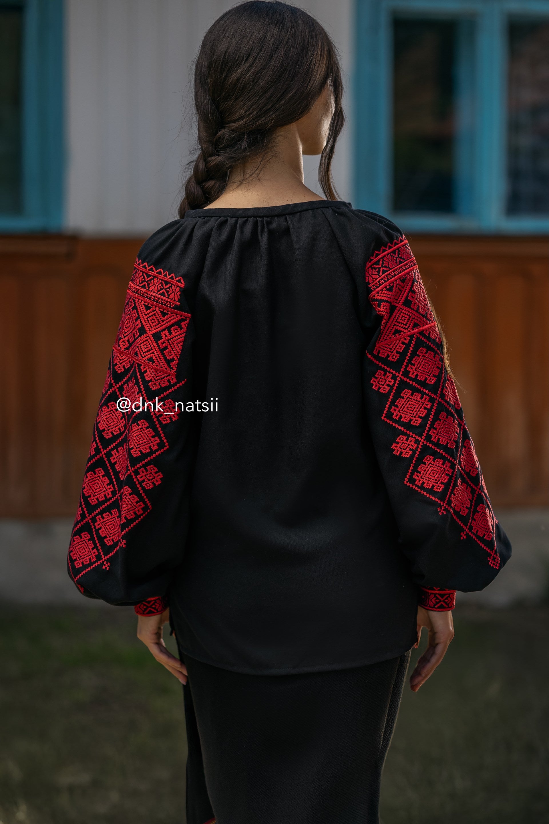 Вишиванка жіноча "Княжа (4)"(чорна)