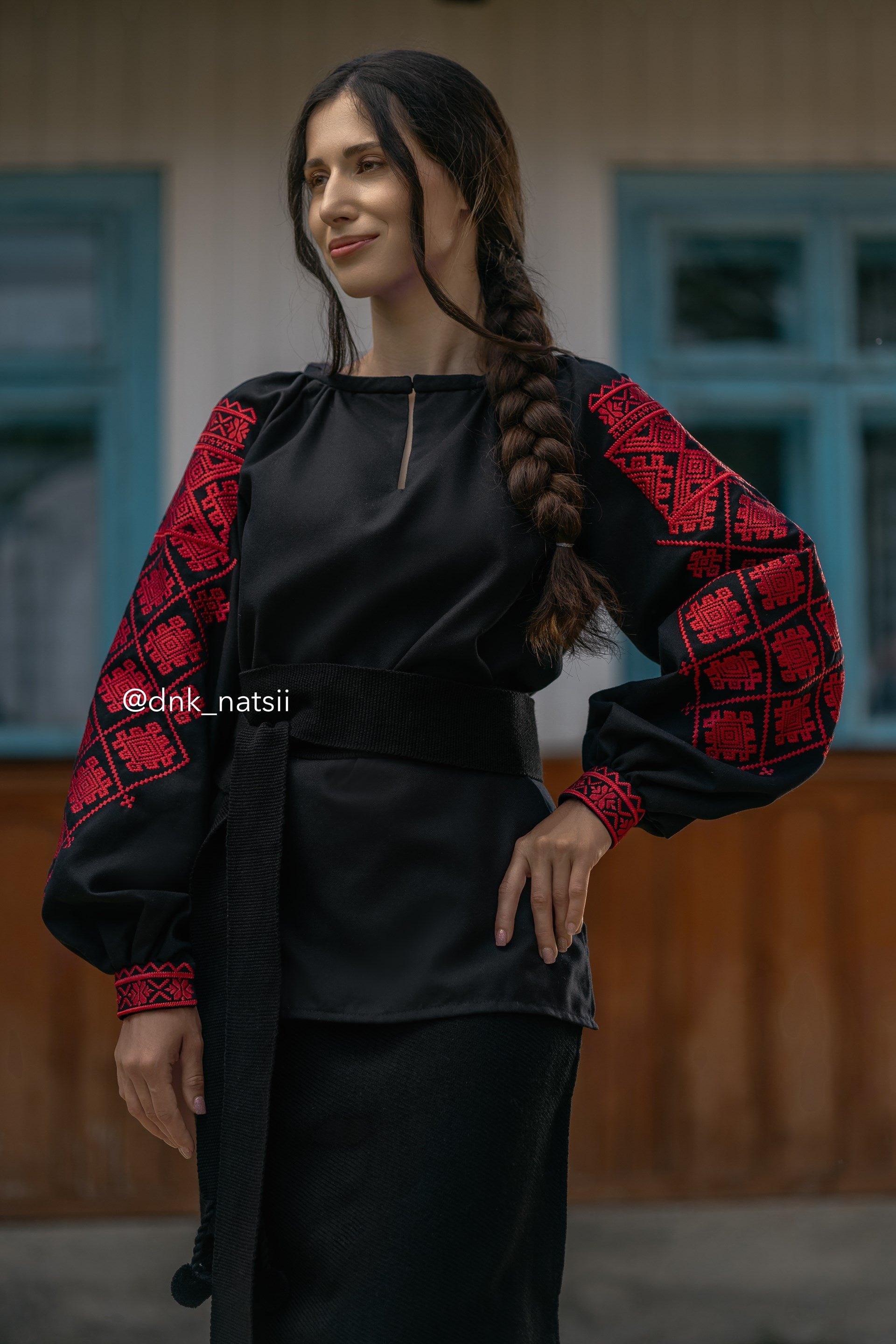 Вишиванка жіноча "Княжа (4)"(чорна)