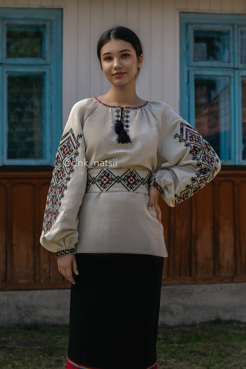 Вишиванка жіноча "Берегиня (1)"(сіра)