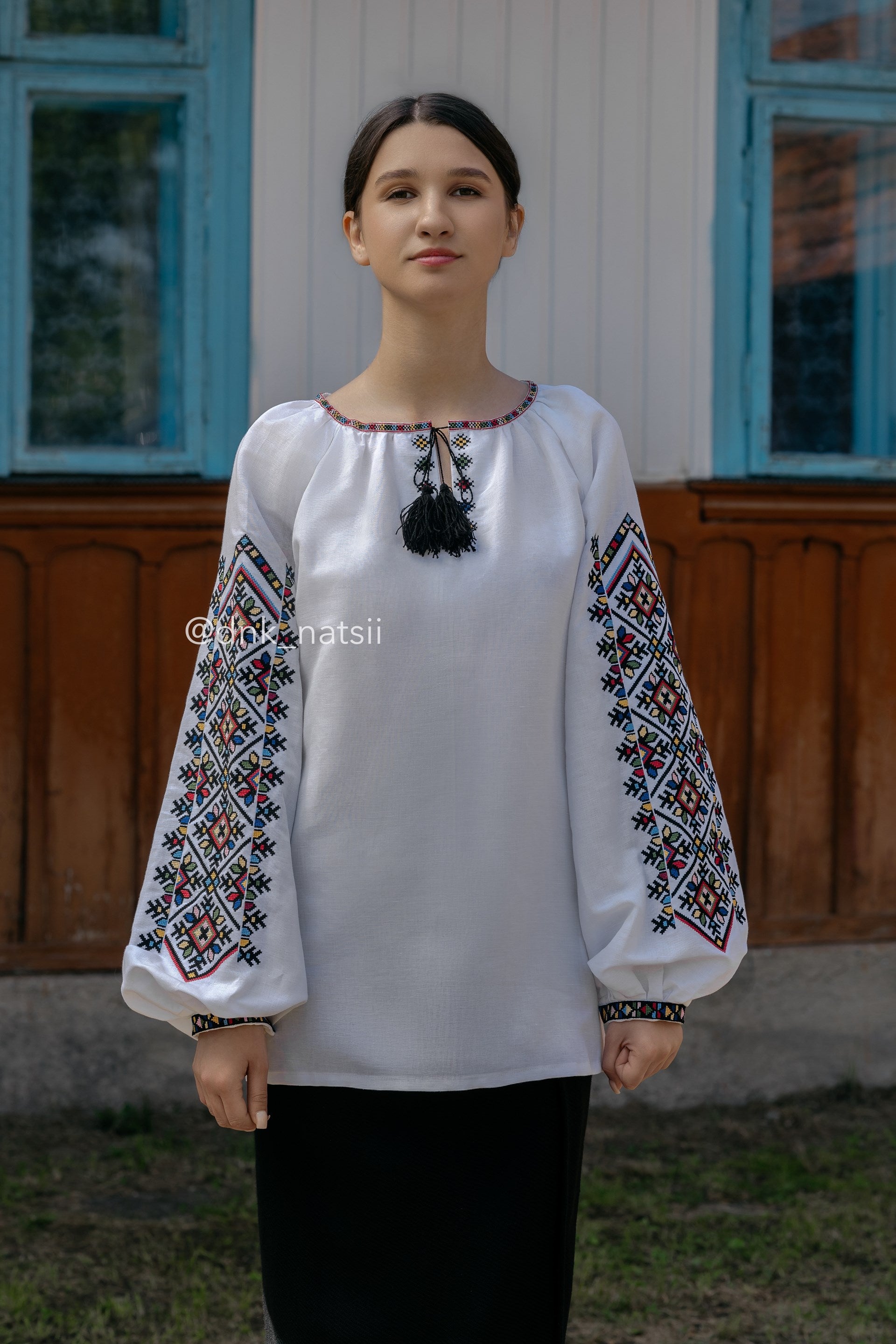 Вишиванка жіноча "Берегиня (2)"(біла)