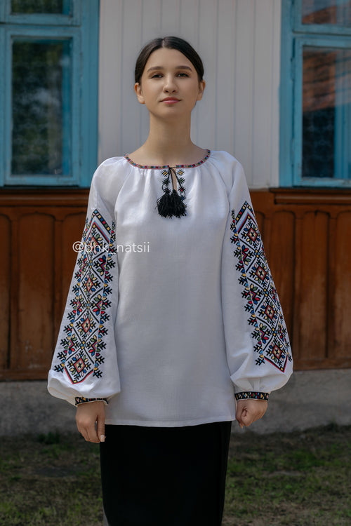 Вишиванка жіноча "Берегиня (2)"(біла)