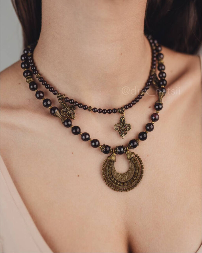 Намисто з каменю "Гранат"